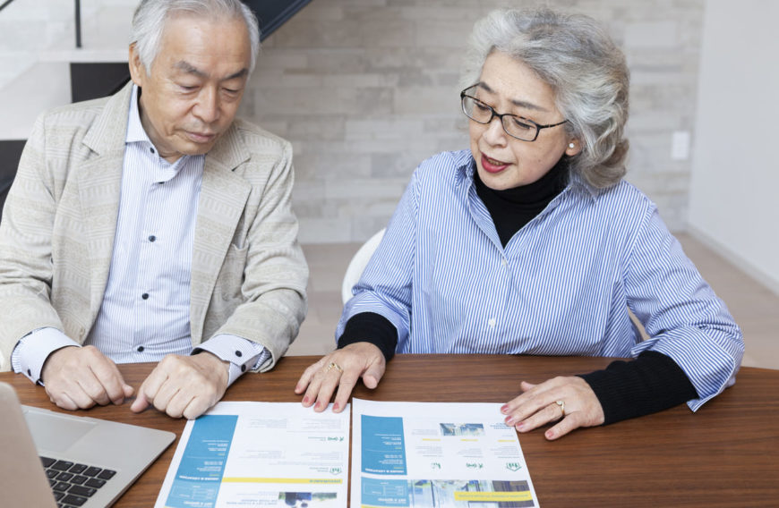 年金だけでは暮らせないのは当たり前|年金だけで生活できない理由と対処法のイメージ