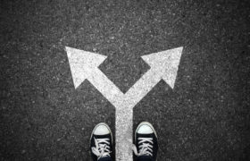 個別株と投資信託はどっちが儲かる？失敗しないための選び方のイメージ