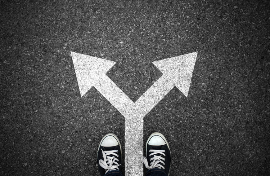 個別株と投資信託はどっちが儲かる?失敗しないための選び方のイメージ