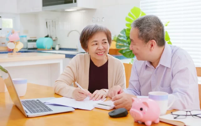 年金の繰り下げ受給 vs 投資ならどちらが得？パターン別に向いている人と判断基準のイメージ
